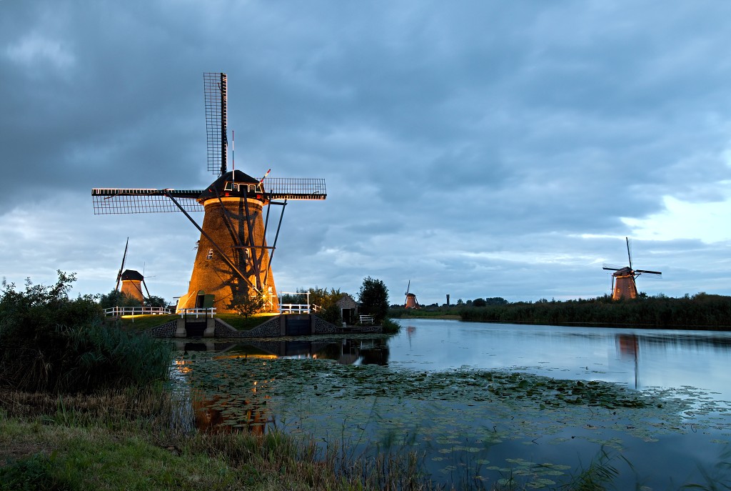 kinderdijk molen molens erfgoed hdr alblasserwaard werelderfgoed polder gemaal gemalen unesco lichtspektakel